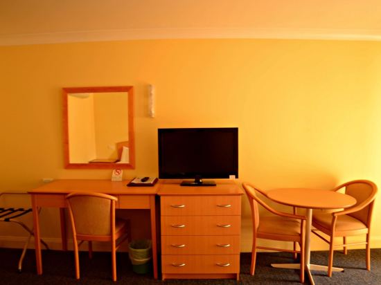 Фото Heritage Inn Bathurst