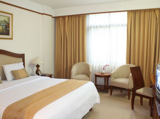 Фото Grand Pasundan Convention Hotel