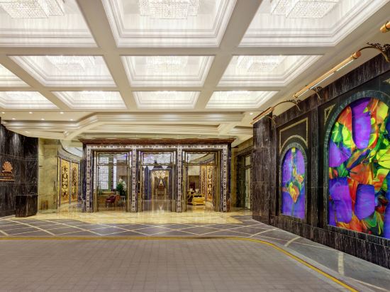 Фото The Reverie Saigon Residential Suites