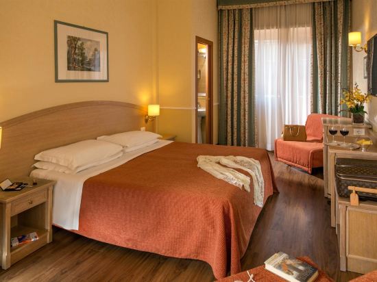 Фото Hotel Santa Costanza