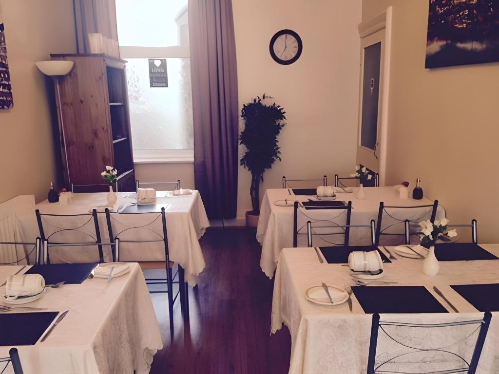 Фото Hazelgrove Guest House