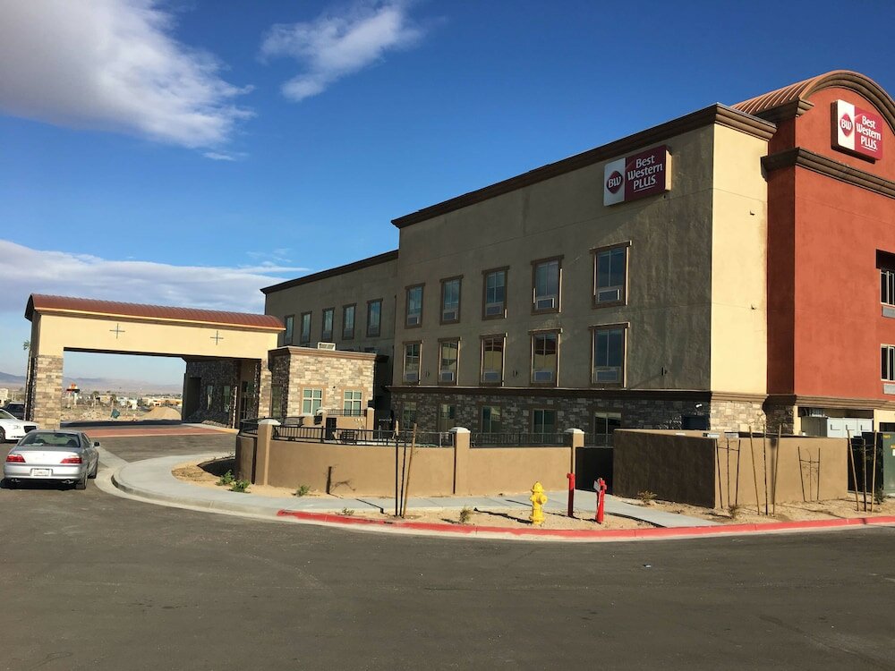 Фото Best Western Plus New Barstow Inn & Suites