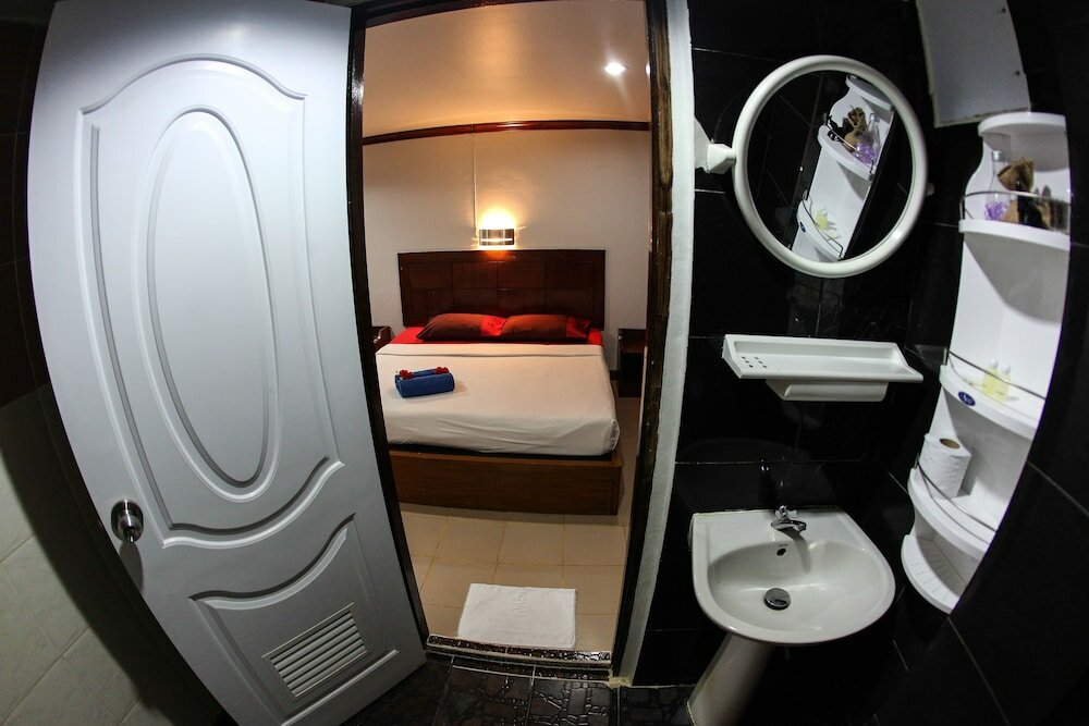 Фото Little Mermaid Guesthouse & Restaurant