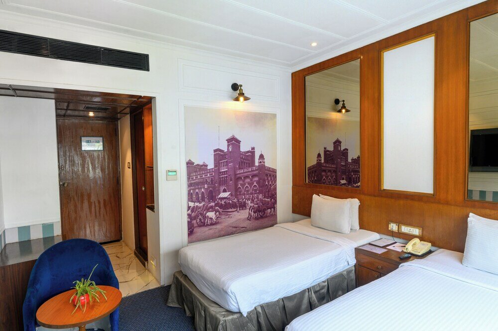Фото Polo Floatel Kolkata