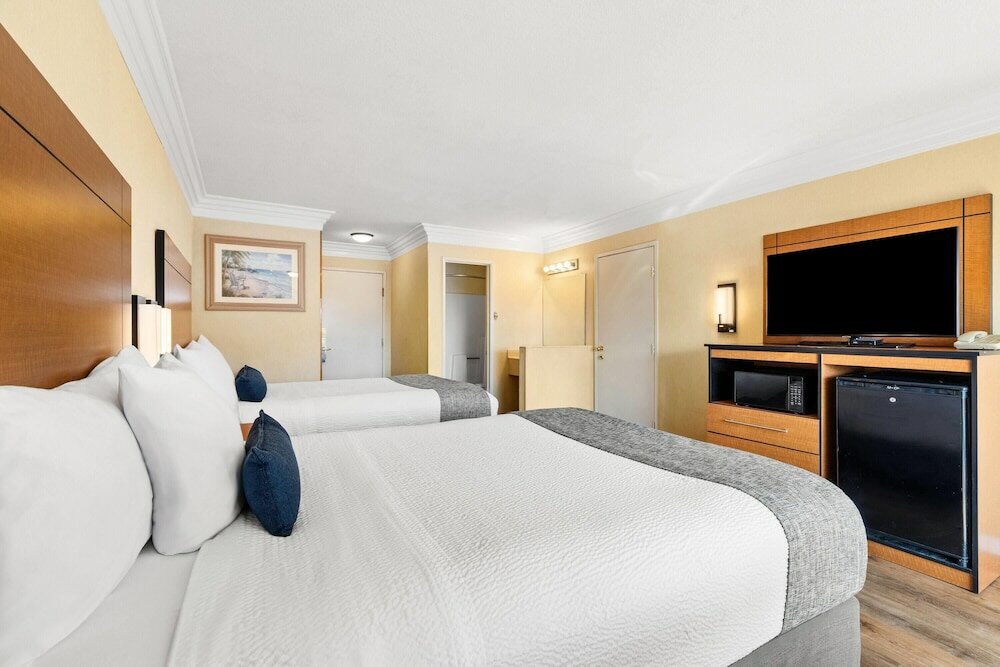 Фото Travelodge by Wyndham San Clemente Beach