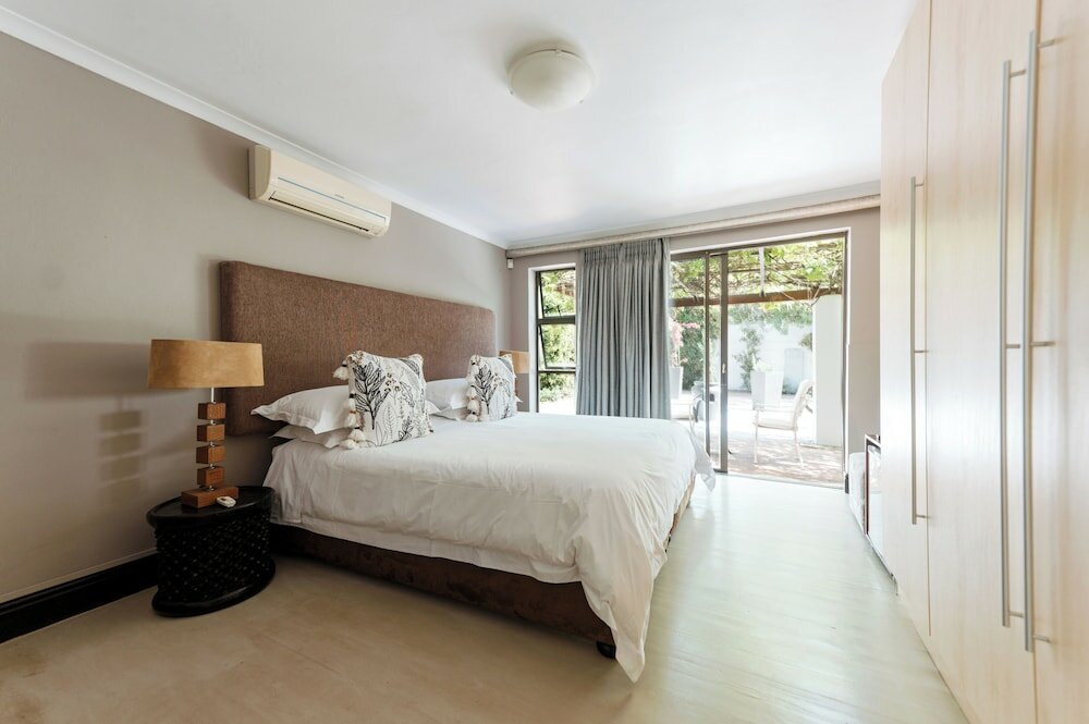 Фото Whale Away Guest House