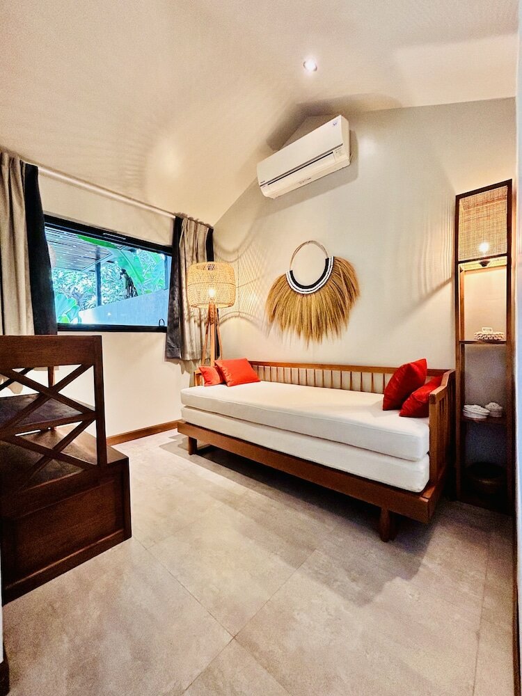 Фото Karmagali Boutique Suites