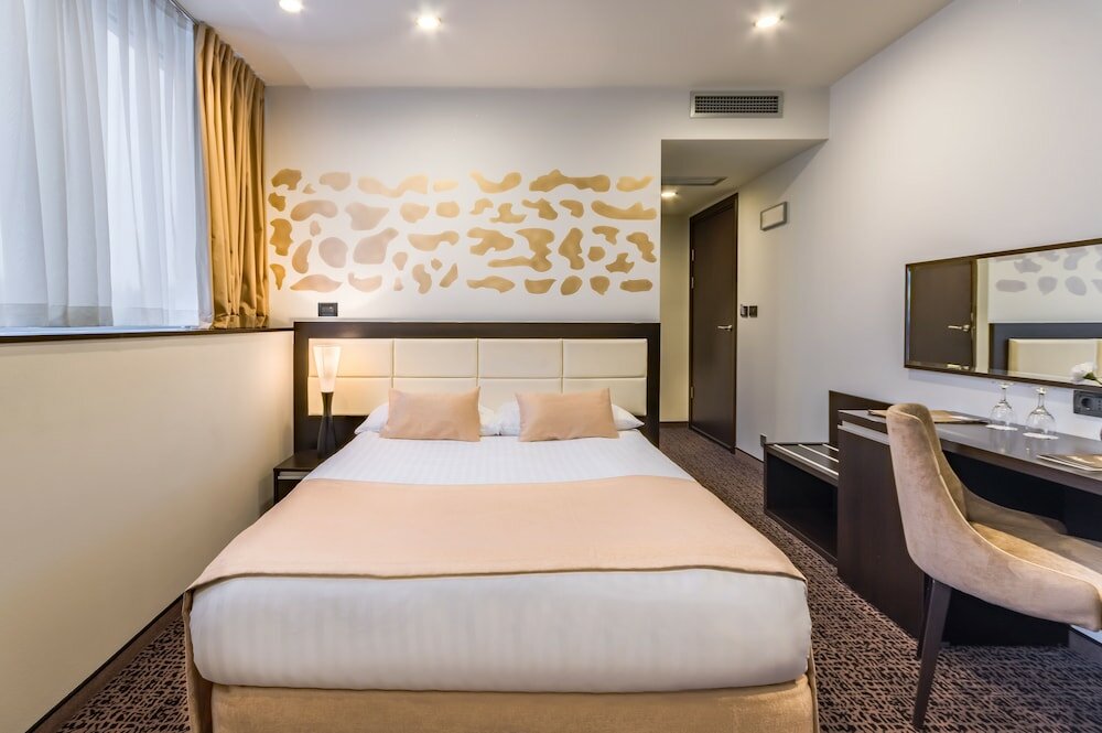 Фото Hotel Diplomat