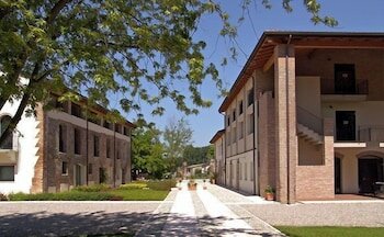 Фото Corte della Rocca Bassa