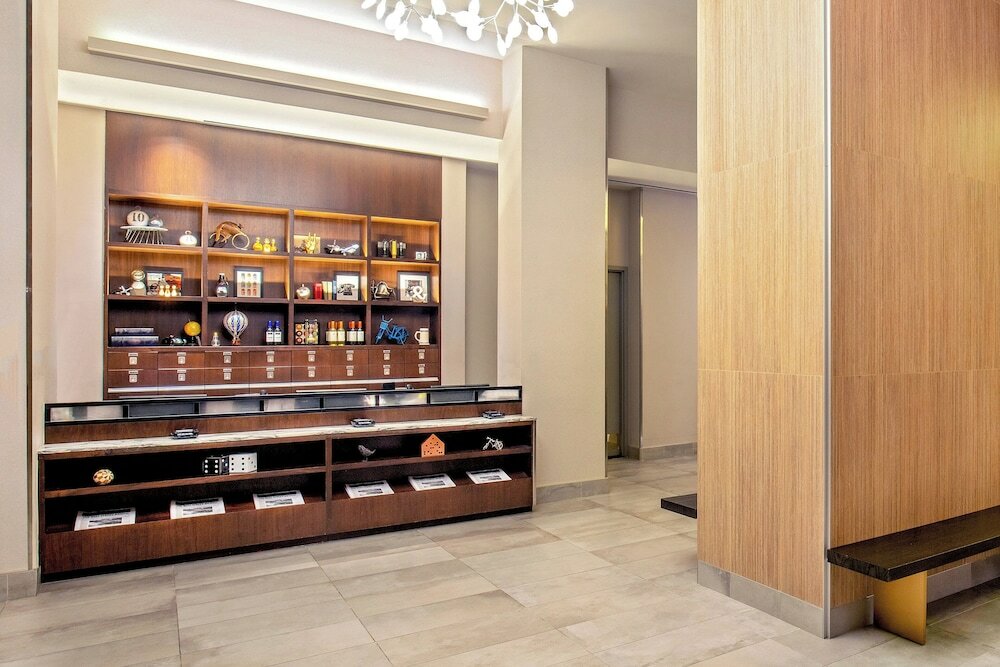 Фото Four Points by Sheraton Midtown-Times Square