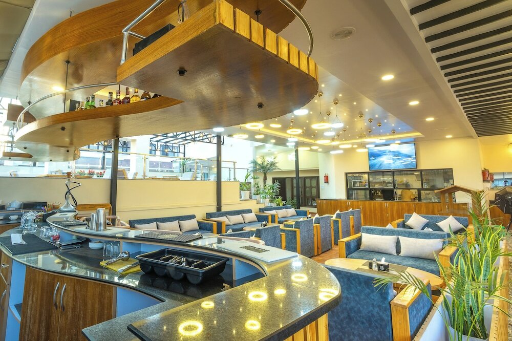 Фото Kathmandu Business Hotel