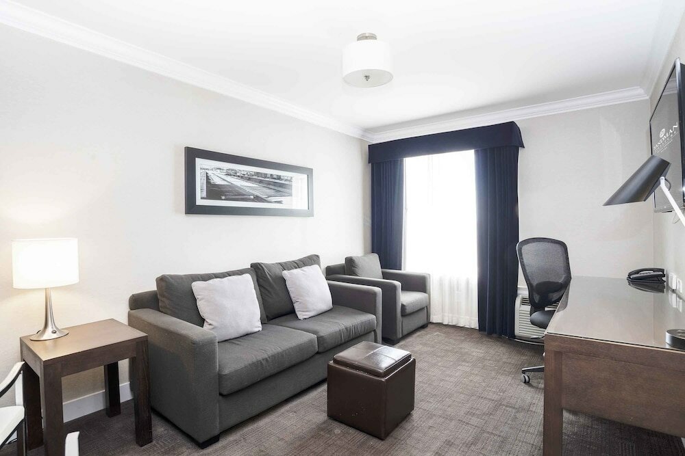 Фото Sandman Signature Prince George Hotel