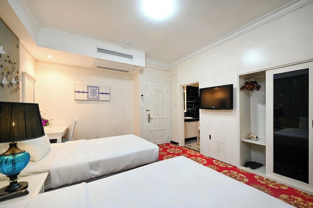 Фото California Saigon Hotel & Rooftop Pool