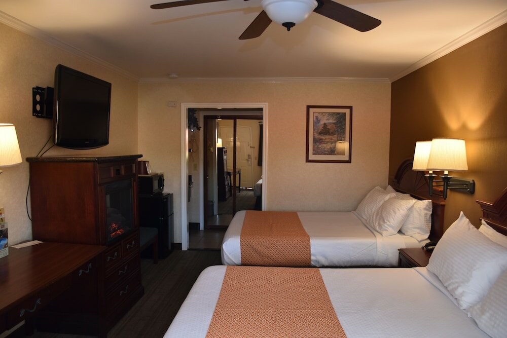 Фото Dynasty Suites Redlands