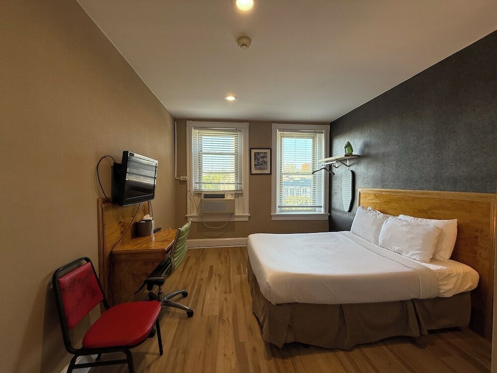 Фото The Baron Hotel