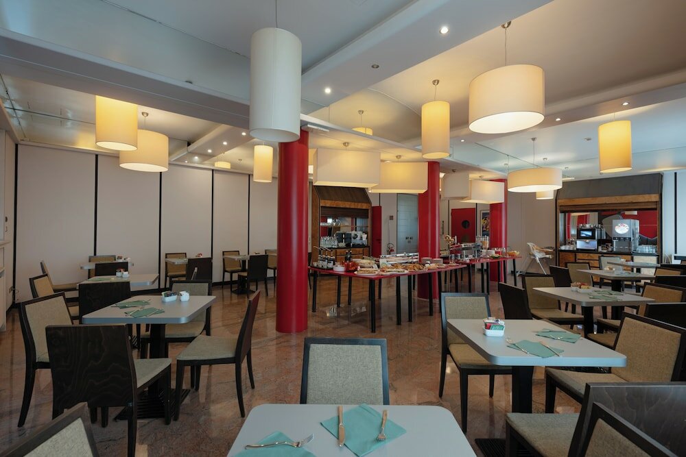 Фото Ibis Styles Parma Toscanini