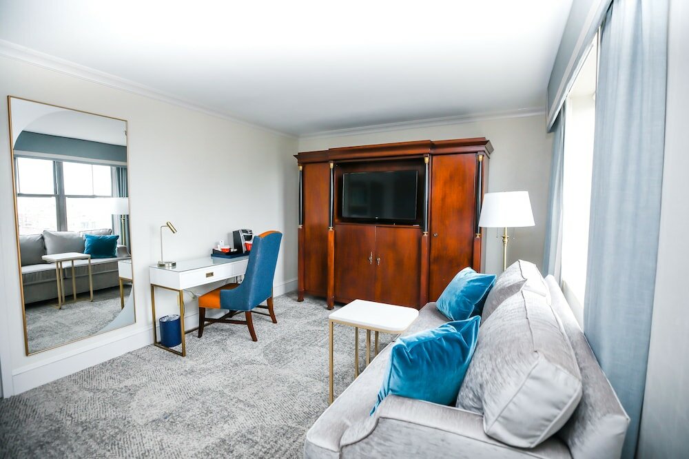 Фото The Dunhill Hotel