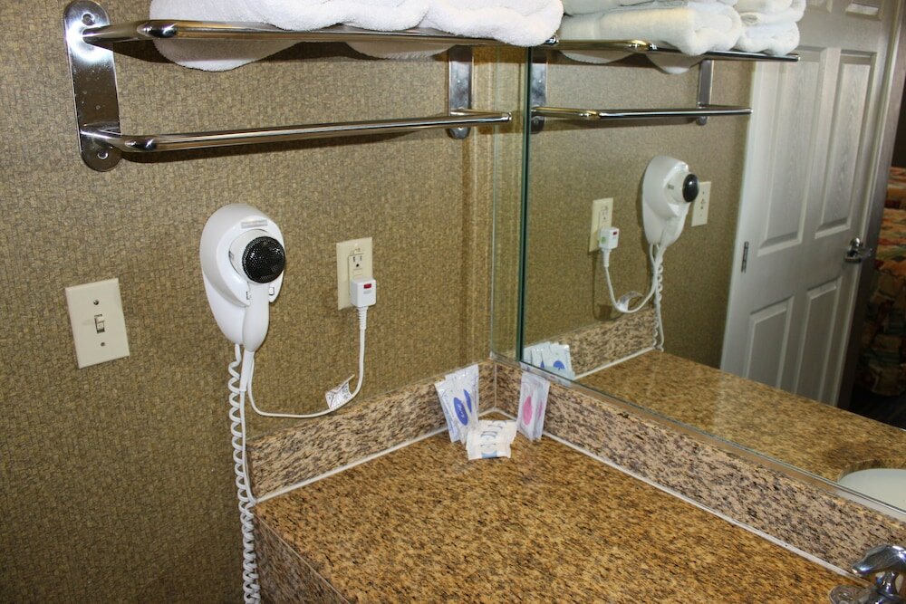 Фото Crystal Inn Suites & Spas