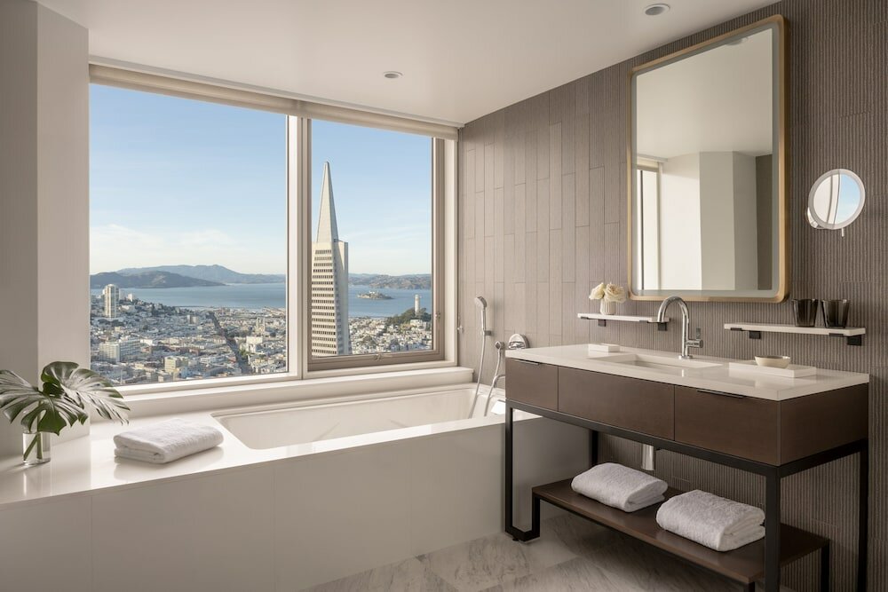 Фото Four Seasons Hotel San Francisco at Embarcadero