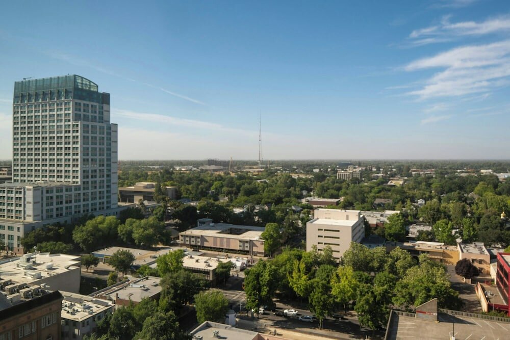 Фото Sheraton Grand Sacramento Hotel