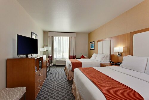 Внешний вид отеля Holiday Inn Express North Hollywood - Burbank Area, an Ihg Hotel в Лос-Анджелесе, фото 4