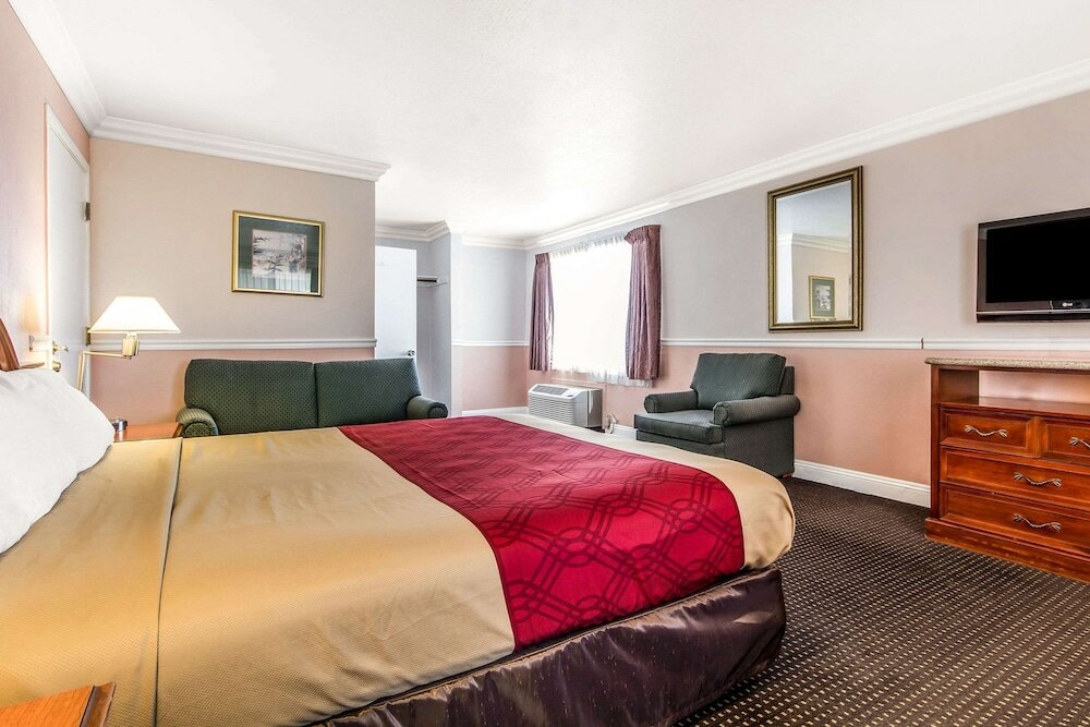 Фото Econo Lodge Castro Valley I-580