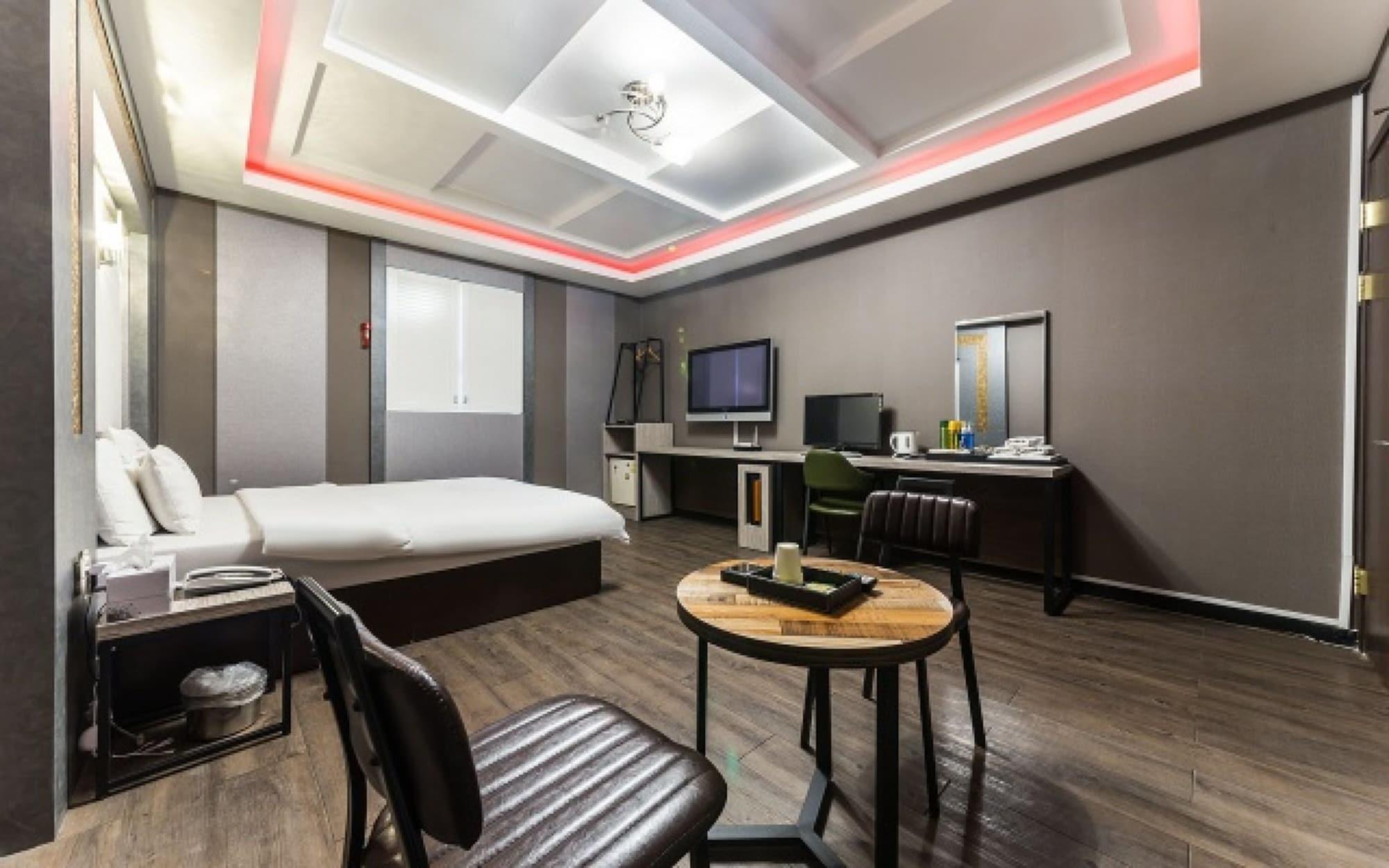 Фото Hotel No. 1