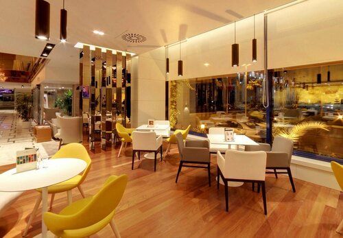 Гостиница Tirana International Hotel в Области Тирана
