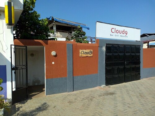 Гостиница Cloud9 в Ломе