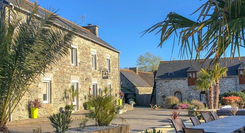 Гостиница Domaine du Grenier в Сен-Бриё