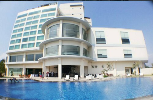 Внешний вид отеля Golden Palace Hotel Lombok в Матараме, фото 3