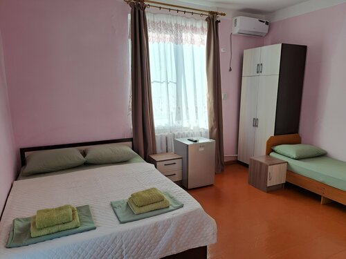 Гостевой дом У своих в Гагре