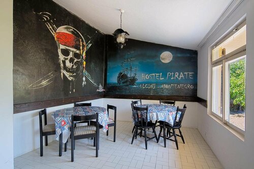 Хостел Pirate Backpackers в Улцине