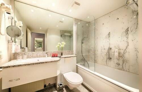 Гостиница Leonardo Hotel Hannover Airport в Ведемарке