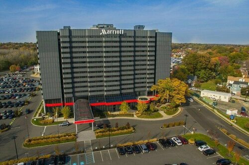Гостиница Teaneck Marriott at Glenpointe в Хакенсаке