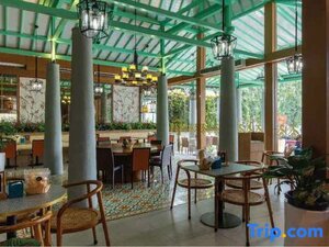 Гостиница Blue Sky Hotel Petamburan