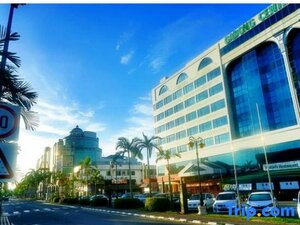 Гостиница The Centrepoint Hotel