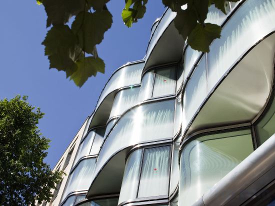 Фото Renaissance Paris Arc de Triomphe Hôtel