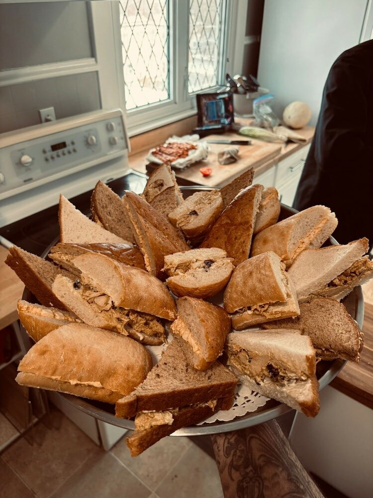 Фото Leaside Manor by The Leaside Group