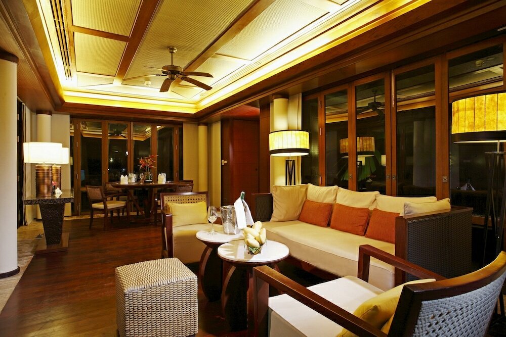 Фото Centara Grand Beach