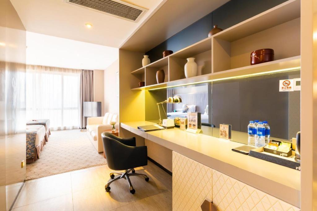 Фото Shanghai Bund South China Harbour View Hotel