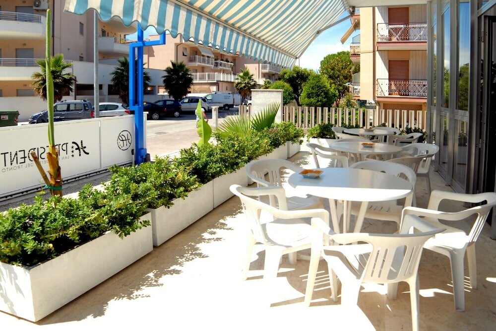 Фото Hotel President