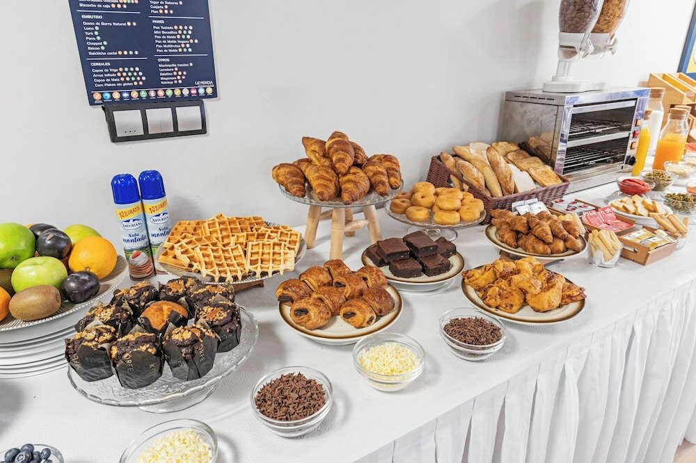 Фото City House Pathos