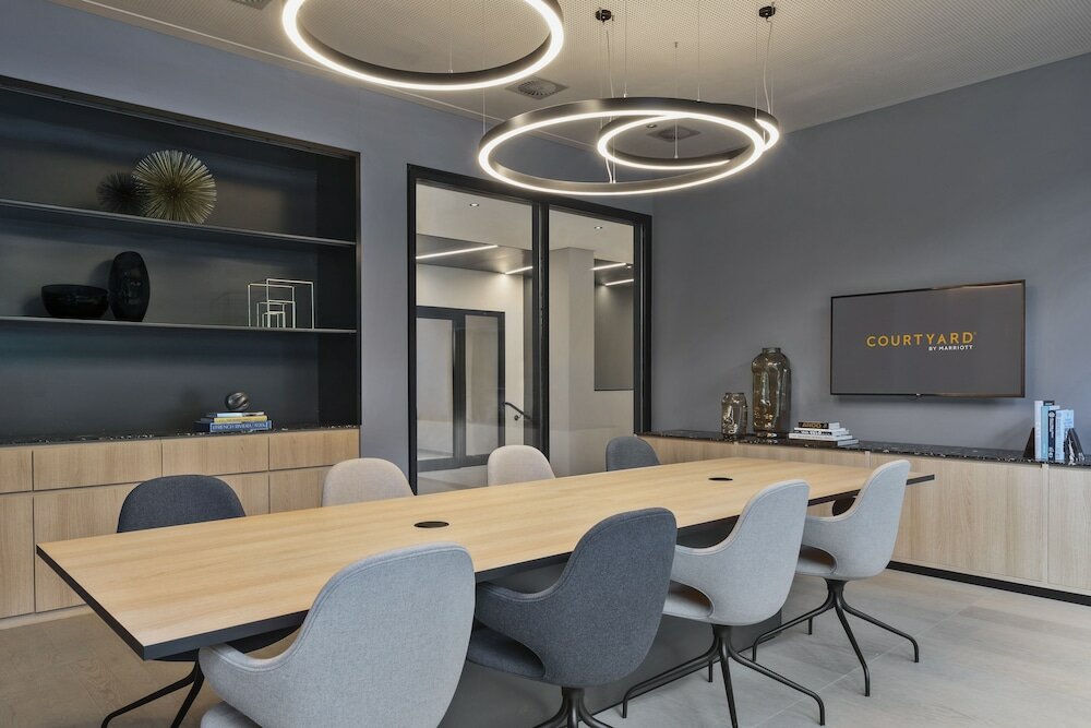 Фото Courtyard by Marriott Freiburg