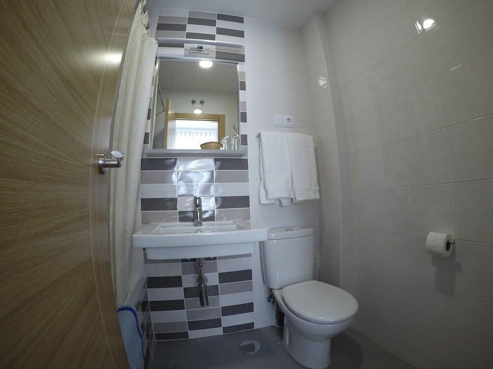 Фото Hostal Carracedo