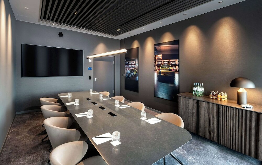 Фото Radisson Blu Hotel At Porsche Design Tower Stuttgart