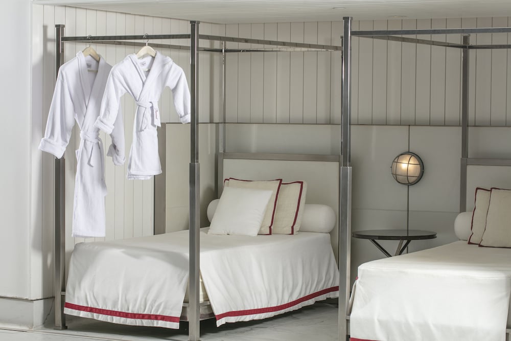 Фото Baccarat Hotel and Residences New York