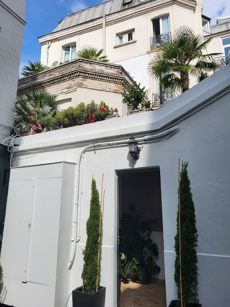 Фото Hotel des Batignolles