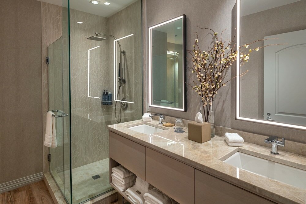 Фото The Westin Houston Downtown