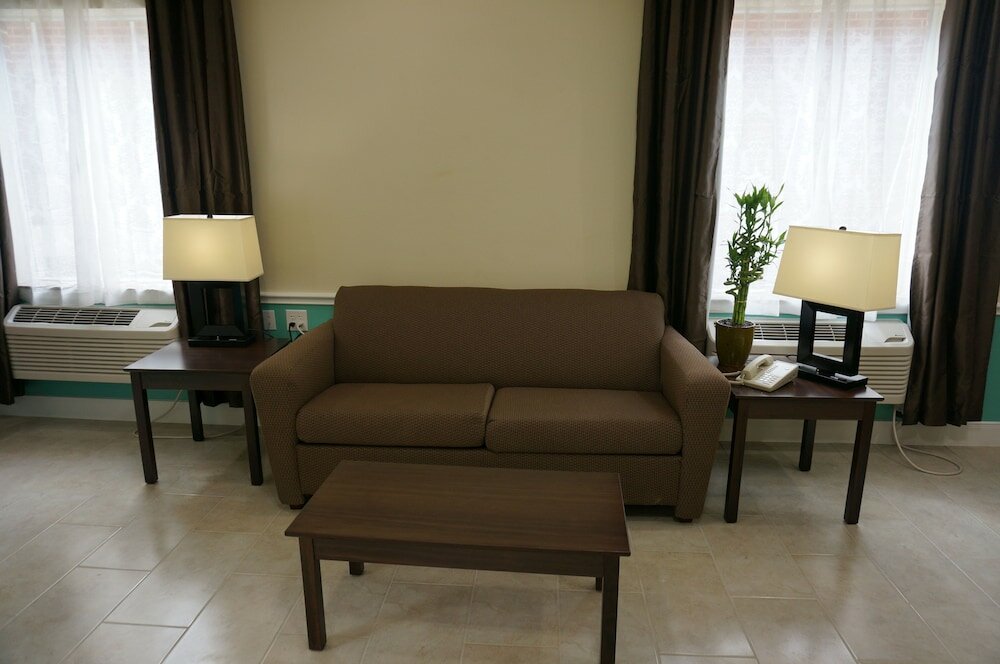 Фото The Bungalows Hotel & Event Center